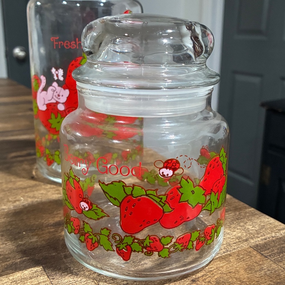 Strawberry Shortcake Canister Set of 2 - Picture 2 of 7
